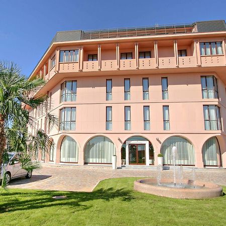 Hotel Habitat Giussano Buitenkant foto